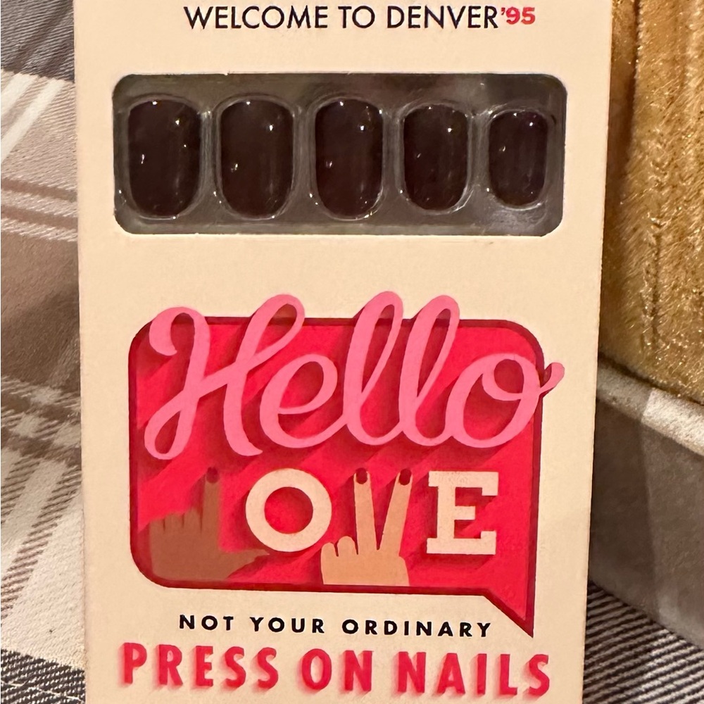 Hello Love Press On Nails - Black